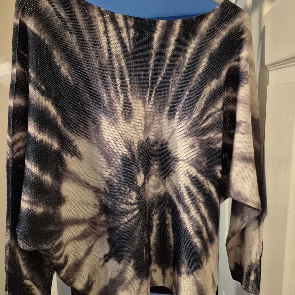 Tie-Dye Long Sleeve Sweater, Size M, Bat Wing Sleeves